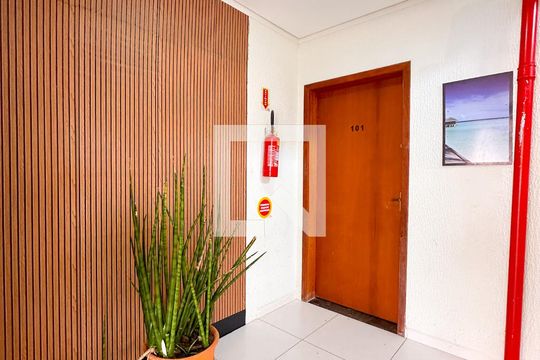 Hall de entrada de apartamento para alugar com 2 quartos, 64m² em Ingleses do Rio Vermelho, Florianópolis