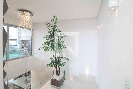 Lustre de apartamento à venda com 1 quarto, 140m² em Usina Piratininga, São Paulo
