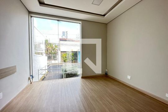 Sala  de casa para alugar com 8 quartos, 406m² em Centro, Uberlândia