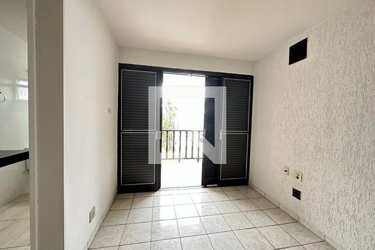 Suíte 2 de casa para alugar com 8 quartos, 406m² em Centro, Uberlândia