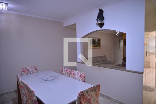 Apartamento à venda com 2 quartos, 77m² em Vila Lucinda, Santo André