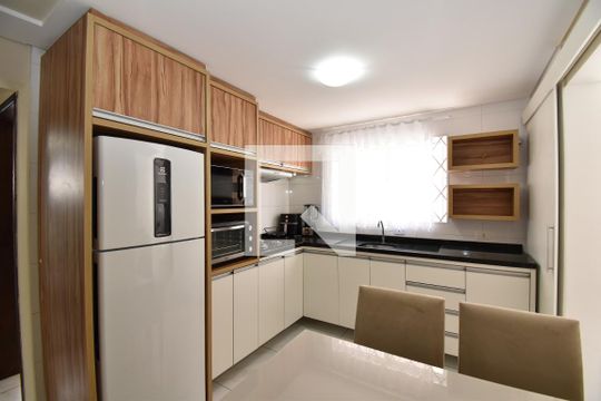 Sala/Cozinha de apartamento para alugar com 2 quartos, 58m² em Cidade Jardim, São José dos Pinhais