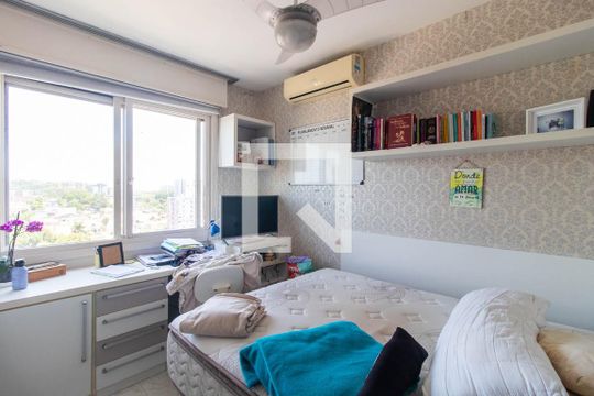 Quarto 1 de apartamento à venda com 4 quartos, 120m² em Cristal, Porto Alegre