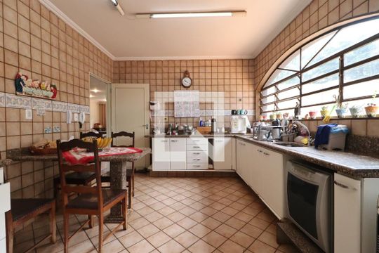 Cozinha de casa para alugar com 7 quartos, 560m² em Republica, Ribeirão Preto
