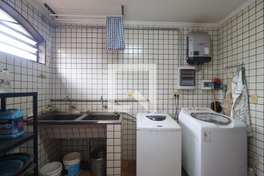 Área de Serviço 2 de casa para alugar com 7 quartos, 560m² em Republica, Ribeirão Preto