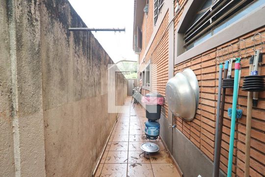 Corredor de casa para alugar com 7 quartos, 560m² em Republica, Ribeirão Preto