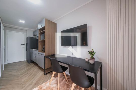 Quarto de kitnet/studio à venda com 1 quarto, 27m² em Santo Amaro, São Paulo