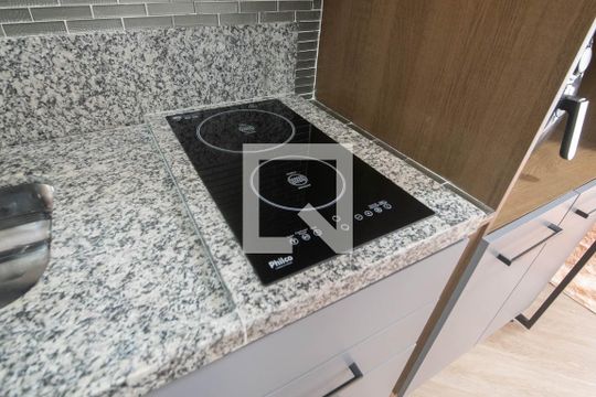 Cozinha de kitnet/studio para alugar com 1 quarto, 27m² em Santo Amaro, São Paulo