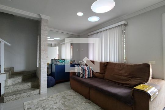 Sala de casa de condomínio à venda com 3 quartos, 200m² em Pechincha, Rio de Janeiro
