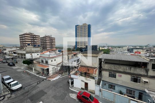 Vista Sala/Cozinha de apartamento para alugar com 1 quarto, 70m² em Parque Duque, Duque de Caxias