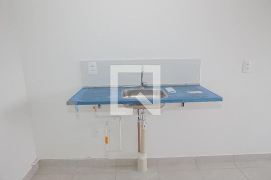 Sala e Cozinha de apartamento à venda com 1 quarto, 24m² em Parque Industrial Tomas Edson, São Paulo