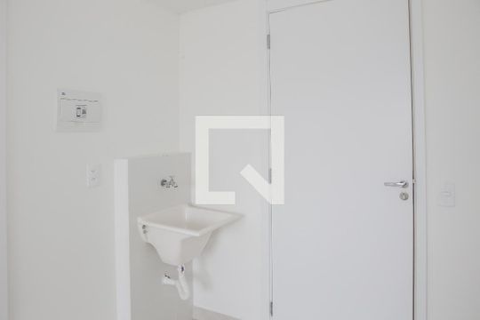 Sala e Cozinha de apartamento à venda com 1 quarto, 24m² em Parque Industrial Tomas Edson, São Paulo