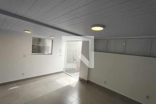 Sala/Quarto de casa de condomínio à venda com 1 quarto, 45m² em Taquara, Rio de Janeiro