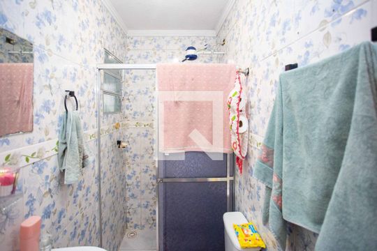 Banheiro da Suite Casa 1 de casa à venda com 7 quartos, 504m² em Vila Nogueira, Diadema