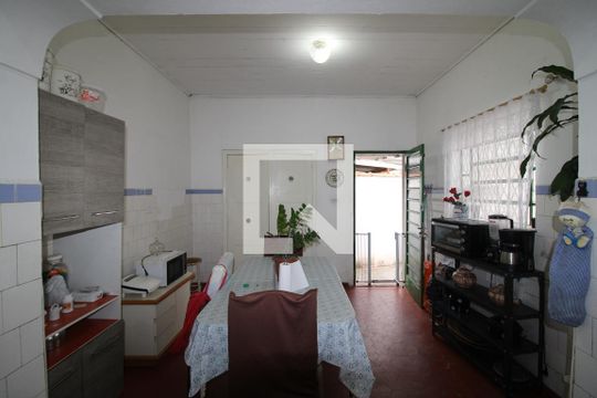 Cozinha de casa para alugar com 2 quartos, 80m² em Vila Vitorio Mazzei, São Paulo