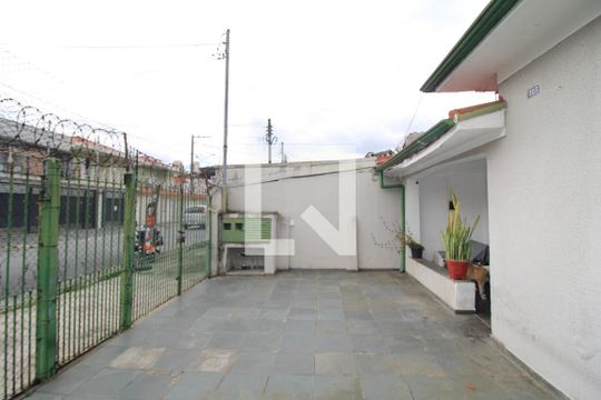 Garagem de casa para alugar com 2 quartos, 80m² em Vila Vitorio Mazzei, São Paulo