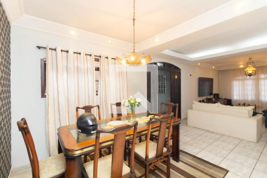Sala de casa à venda com 3 quartos, 286m² em Cidade Líder, São Paulo