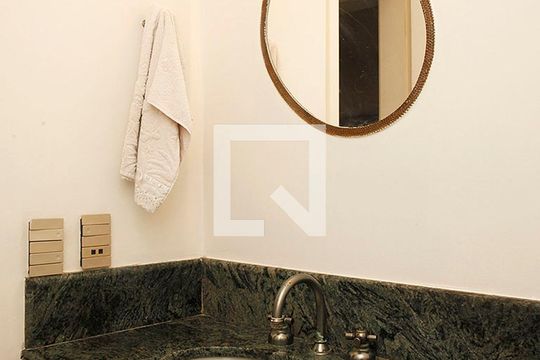 Lavabo de apartamento à venda com 4 quartos, 300m² em Menino Deus, Porto Alegre