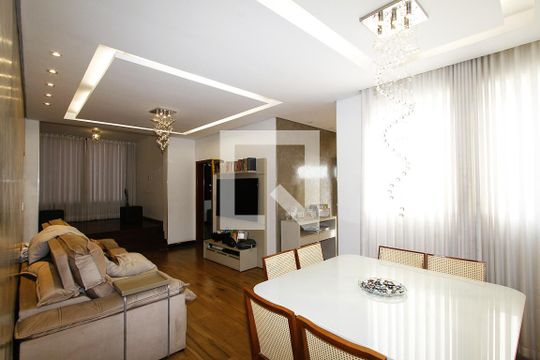 Sala de casa à venda com 3 quartos, 150m² em Calafate, Belo Horizonte