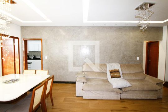 Sala de casa à venda com 3 quartos, 150m² em Calafate, Belo Horizonte