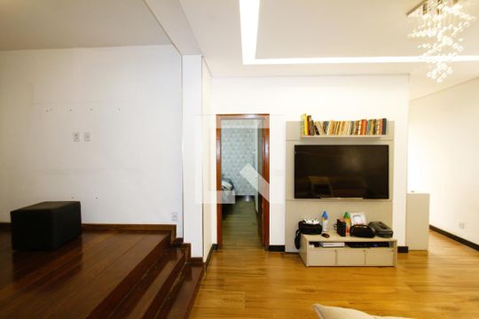 Sala de casa à venda com 3 quartos, 150m² em Calafate, Belo Horizonte