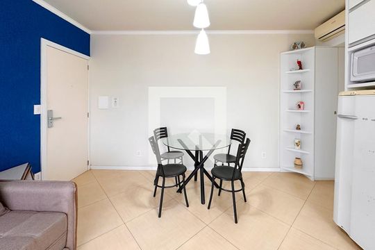 Sala de apartamento para alugar com 1 quarto, 70m² em Jurerê, Florianópolis