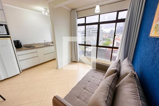 Sala de apartamento para alugar com 1 quarto, 70m² em Jurerê, Florianópolis