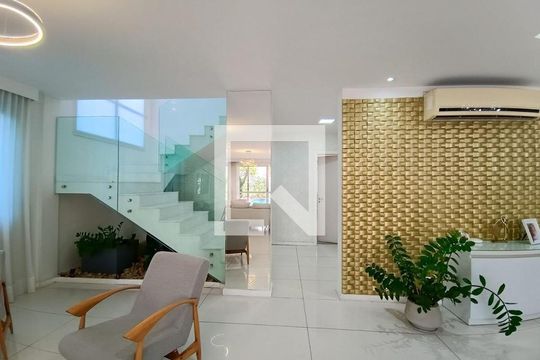 Sala de casa de condomínio à venda com 4 quartos, 600m² em Barra da Tijuca, Rio de Janeiro