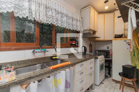 Cozinha de casa para alugar com 4 quartos, 400m² em Santa Tereza, Porto Alegre