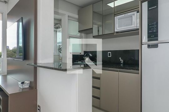 Cozinha de apartamento à venda com 1 quarto, 49m² em Passo da Areia, Porto Alegre