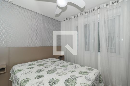 Quarto de apartamento à venda com 1 quarto, 49m² em Passo da Areia, Porto Alegre