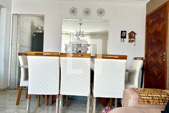 Sala de apartamento à venda com 2 quartos, 60m² em Jardim Vila Galvao, Guarulhos