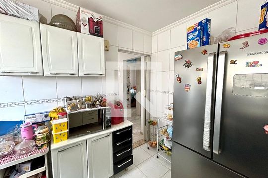 Cozinha de apartamento à venda com 2 quartos, 60m² em Jardim Vila Galvao, Guarulhos
