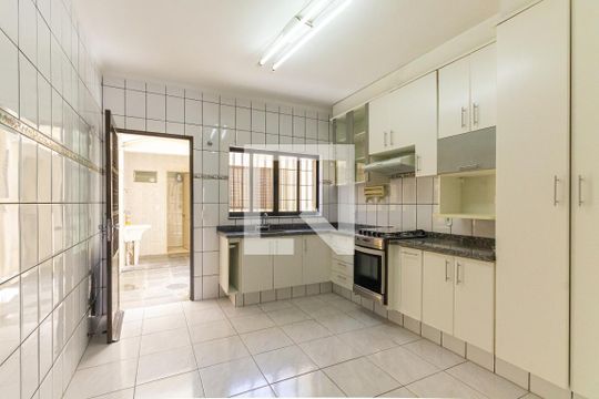 Cozinha de casa para alugar com 2 quartos, 75m² em Vila Carrão, São Paulo