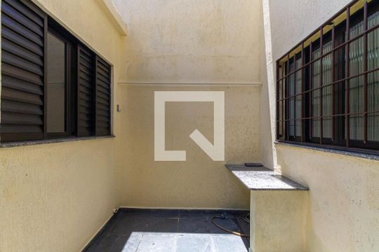 Área de Serviço de casa para alugar com 2 quartos, 75m² em Vila Carrão, São Paulo