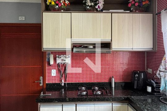 Sala/Cozinha de apartamento à venda com 2 quartos, 76m² em Jardim Marek, Santo André