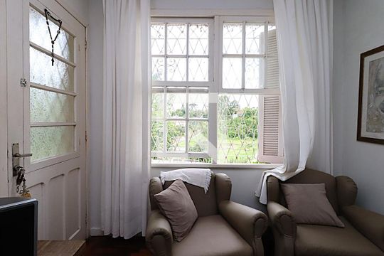 Janela da Sala de casa à venda com 4 quartos, 300m² em Três Figueiras, Porto Alegre