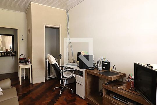 Sala de casa à venda com 4 quartos, 300m² em Três Figueiras, Porto Alegre