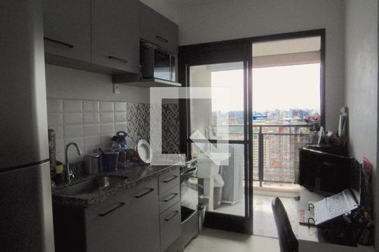 Sala - Cozinha de kitnet/studio à venda com 1 quarto, 30m² em Km 18, Osasco