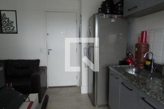 Sala - Cozinha de kitnet/studio à venda com 1 quarto, 30m² em Km 18, Osasco