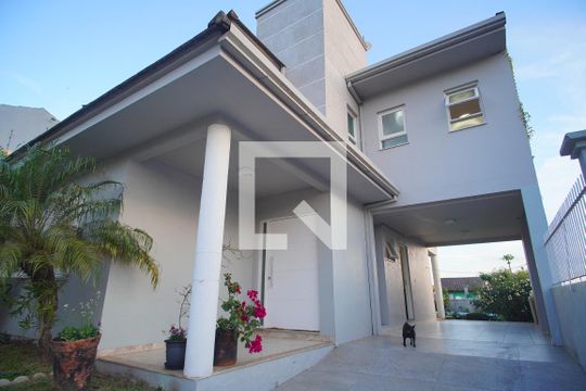 Garagem de casa para alugar com 3 quartos, 241m² em Hamburgo Velho, Novo Hamburgo