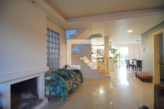 Sala de casa para alugar com 3 quartos, 241m² em Hamburgo Velho, Novo Hamburgo