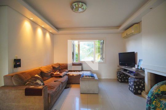 Sala de casa para alugar com 3 quartos, 241m² em Hamburgo Velho, Novo Hamburgo