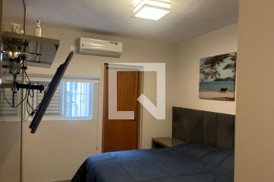 Casa à venda com 3 quartos, 272m² em Vila Carrão, São Paulo