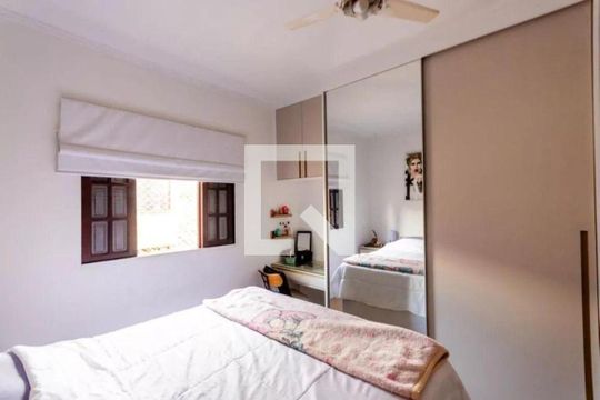 Casa à venda com 3 quartos, 380m² em Parque Jaçatuba, Santo André