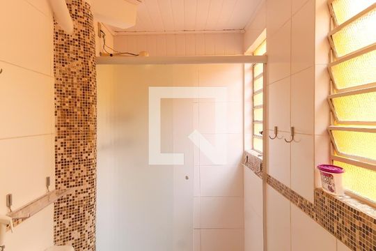 Banheiro de serviço de casa de condomínio à venda com 3 quartos, 130m² em Brás, São Paulo