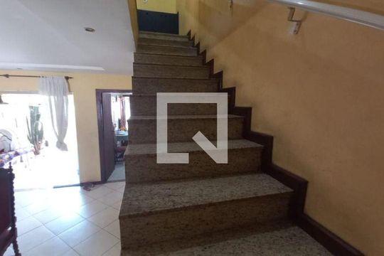 Casa à venda com 3 quartos, 180m² em Cafubá, Niterói
