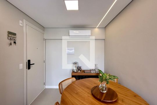 Sala  de apartamento à venda com 2 quartos, 44m² em Vila Cruzeiro, São Paulo