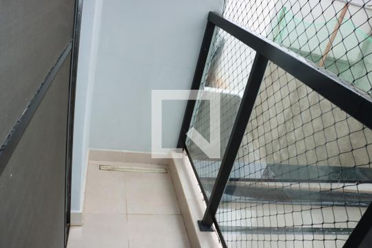 Sacada Suíte de casa de condomínio para alugar com 2 quartos, 177m² em Jardim Semiramis, Cotia