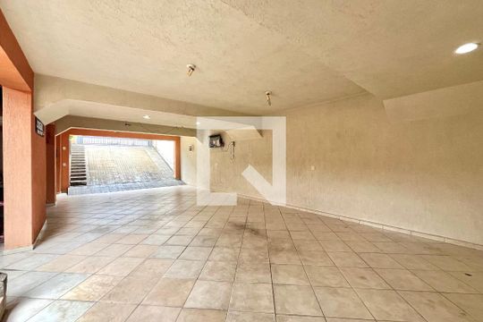 Garagem de casa à venda com 3 quartos, 128m² em Jardim Jabaquara, São Paulo